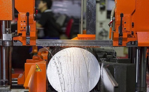 达川立式金属带锯床切削出现跑带故障解决方法！